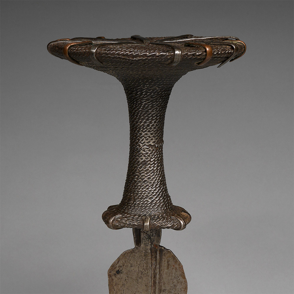 Dagger with Flared Handle Adio Makraka South Sudan Hebeisen