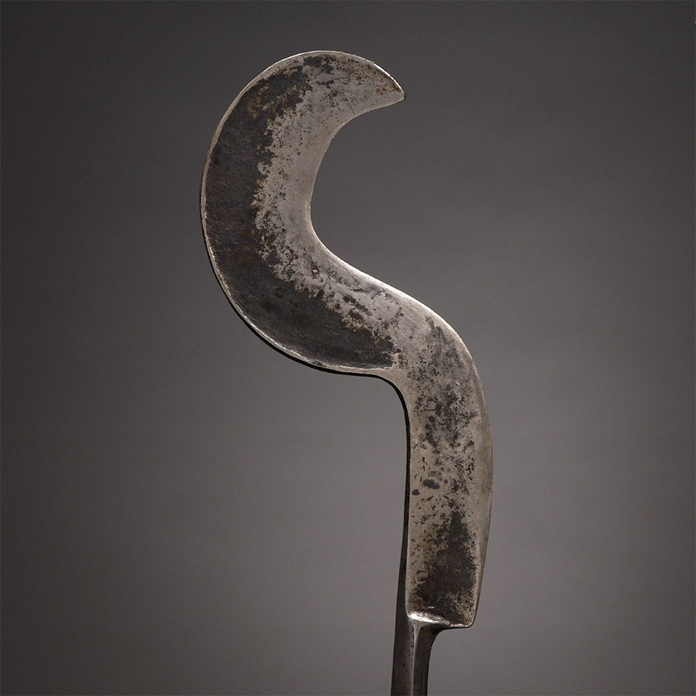 Woman&rsquo;s Sickle Knife with Wood Handle, Mugishu / Umuhoro Tutsi / Hutu / Shi, Rwanda Burundi