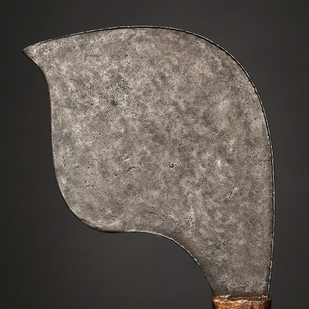 Asymmetric Discoid Knife, Epalang Mbuun / Yanz i /Ngul / Hungaan, D.R. Congo